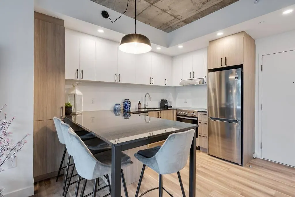 Appartement Initial / Fleuriste +Parking / Centre-ville Qc Ville de Québec