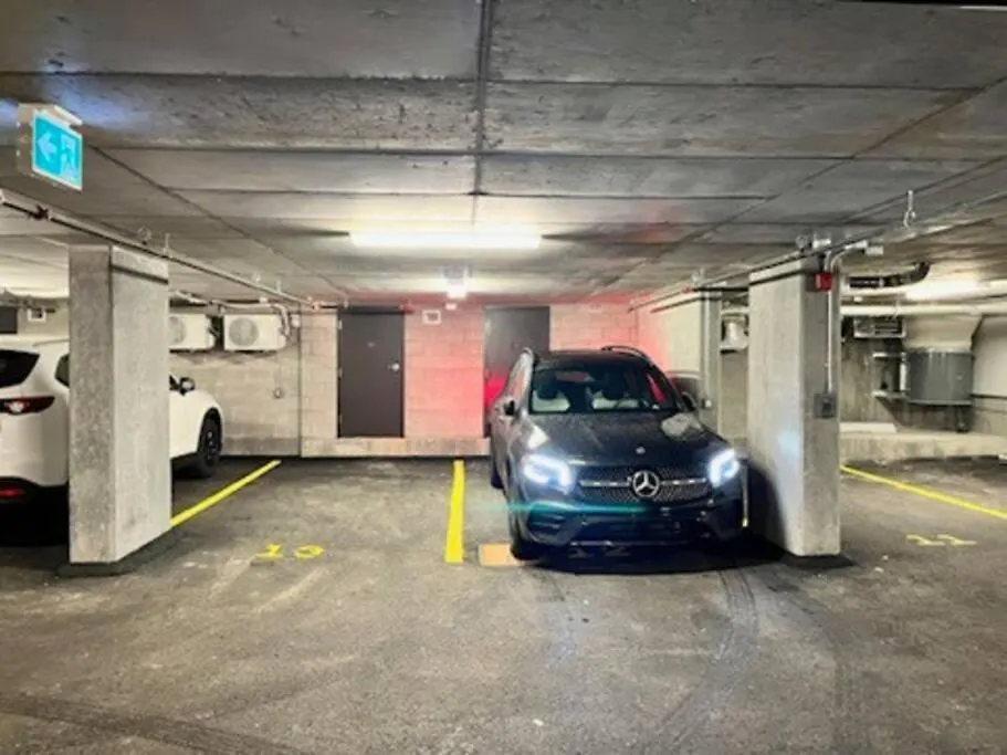 Appartement Initial / Fleuriste +Parking / Centre-ville Qc Ville de Québec