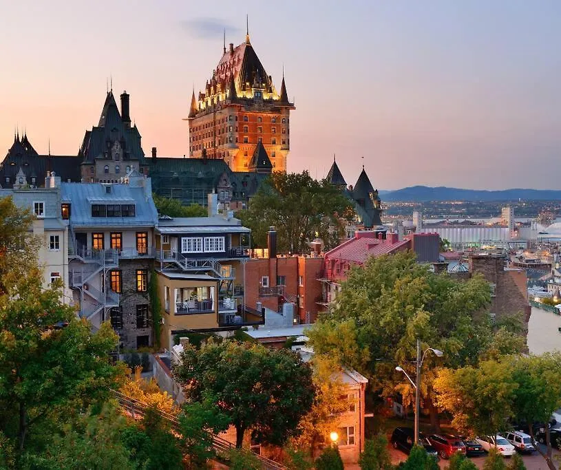 Initial / Fleuriste +Parking / Centre-Ville Qc Quebec City Apartment