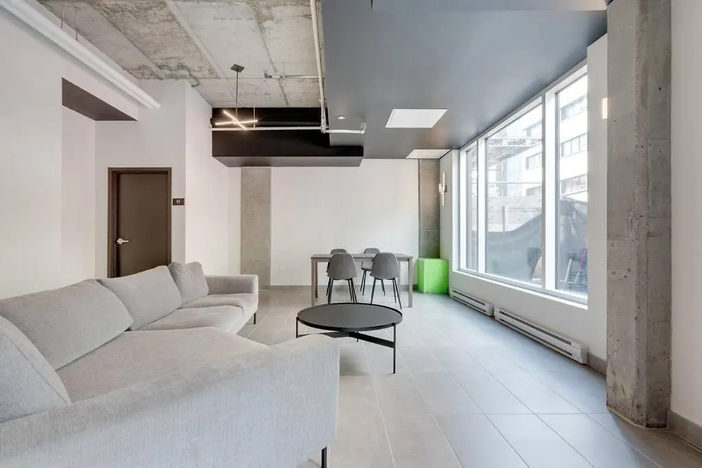 Initial / Fleuriste +Parking / Centre-Ville Qc Quebec City 0*,